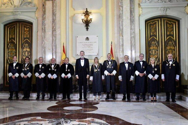 FOTOGRAFÍA. MADRID (REINO DE ESPAÑA), 05 DE SEPTIEMBRE DE 2024. Nubosidad y lluvias en el Reino de España. Su majestad el rey Felipe VI de España (Felipe Juan Pablo Alfonso de Todos los Santos de Borbón y Grecia) presidió hoy el acto de apertura del año judicial 2024 y 2025 en la Sala de los Plenos del Tribunal Supremo, con estrella de la jornada, la nueva presidente del Tribunal Supremo (TS) y del Consejo General del Poder Judicial (CGPJ), la natural de Cataluña y progre (progresista) María Isabel Perelló Doménech. Lasvocesdelpueblo (Ñ Pueblo)