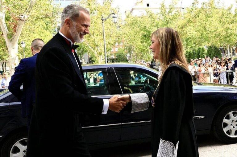 FOTOGRAFÍA. MADRID (REINO DE ESPAÑA), 05 DE SEPTIEMBRE DE 2024. Parelló pide "aplicar la ley frente a cualquiera". Su majestad el rey Felipe VI de España (Felipe Juan Pablo Alfonso de Todos los Santos de Borbón y Grecia) presidió hoy el acto de apertura del año judicial 2024 y 2025 en la Sala de los Plenos del Tribunal Supremo, con estrella de la jornada, la nueva presidente del Tribunal Supremo (TS) y del Consejo General del Poder Judicial (CGPJ), la natural de Cataluña y progre (progresista) María Isabel Perelló Doménech. Lasvocesdelpueblo (Ñ Pueblo)