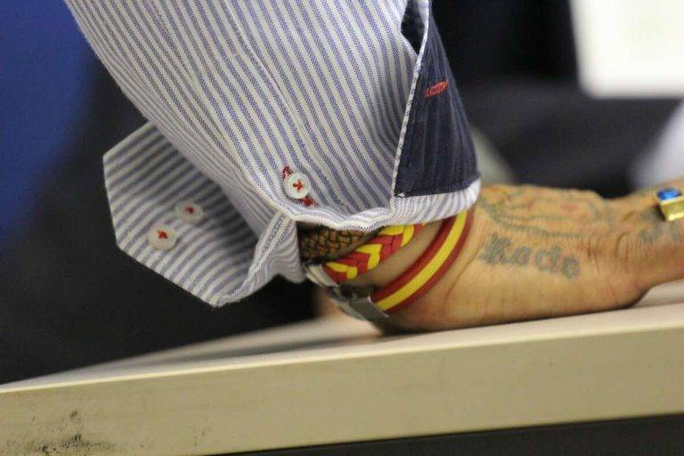 FOTOGRAFÍA. BARCELONA (REINO DE ESPAÑA), 27 DE SEPTIEMBRE DE 2024. El licenciado en Ciencias Políticas y Sociología por la Universidad Complutense de Madrid (UCM), Antonio Peñalver Martínez, presente su última obra "Liderazgo Abascal" en calle calle del Camp 28 de Barcelona, casa del pueblo de la Resistencia en provincia de Barcelona; un acto que ha contado con la moderación de la diputada por Barcelona al Congreso de los Diputados, María Caridad Mejías Sánchez (Carina Mejías). Lasvocesdelpueblo (Ñ Pueblo)