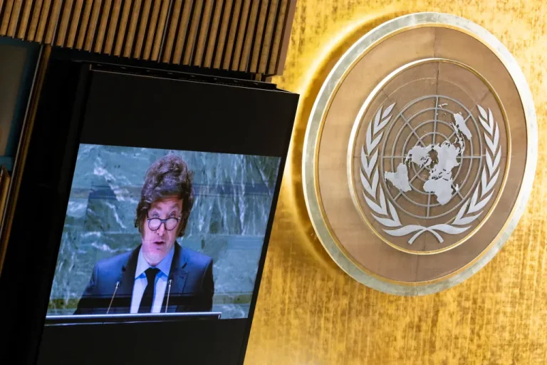 FOTOGRAFÍA. NACIONES UNIDAS (NUEVA YORK) ESTADOS UNIDOS DE AMÉRICA, 24 DE SEPTIEMBRE DE 2024. V. El presidente de la República de Argentina, Javier Gerardo Milei, interviene desde la Tribuna de la 79° Asamblea General de la Organización de las Naciones Unidas (ONU), un discurso muy crítico y el más duro jamás pronunciado contra esta organización que en la actualidad sirve intereses ocultos. Efe