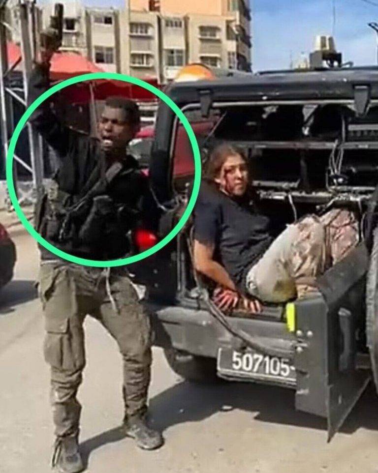 FOTOGRAFÍA. GAZA (FRANJA DE GAZA) PALESTINA, 07 DE OCTUBRE DE 2023: fecha de la fotografía; fecha de los hechos relacionados: Jerusalén (Israel), 12 de septiembre de 2024. El Ejército de defensa de Israel ha eliminado ya a más de 2.000 terroristas en Rafah (Franja de Gaza), entre ellos el asesino y violador islamista del ISIS Hamás (i) que secuestró a la joven mujer israelí Naama Levy (d) la mañana del 7 de octubre de 2023. "El terrorista que secuestró a Naama Levy la mañana del 7 de octubre fue eliminado ayer (miércoles, 11 de septiembre de 2024)", confirmaron hoy fuentes de inteligencia militar de la Tierra Santa.