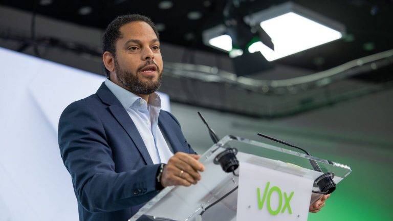 FOTOGRAFÍA. MADRID (REINO DE ESPAÑA), 23 DE SEPTIEMBRE DE 2024. El secretario general, vicepresidente de VOX y presidente del Grupo Parlamentario de la Resistencia en el Parlament de Catalunya, Ignacio Garriga Vaz de Conceçao, ofrece una rueda de prensa en calle Bambú 12 de Madrid 8sede nacional d ela Resistencia española), tras una reunión semana del llamado Comité de Acción Política (CAP) de VOX, sobre la actualidad política española e internacional. Lasvocesdelpueblo (Ñ Pueblo)