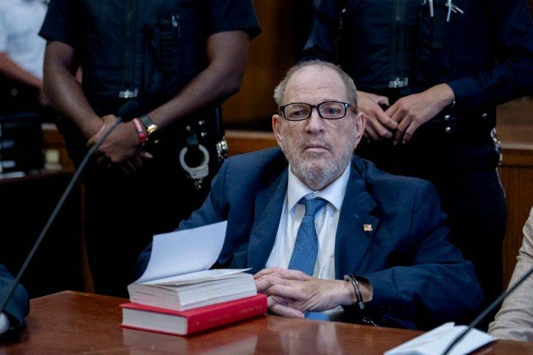 FOTOGRAFÍA. NUEVA YORK (ESTADOS UNIDOS DE AMÉRICA), 18 DE SEPTIEMBRE DE 2024. El ex productor de Hollywood Harvey Weinstein comparece ante un tribunal penal en Nueva York, Nueva York (Estados Unidos de América). Efe