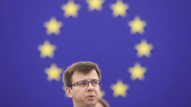 FOTOGRAFÍA. BRUSELAS (BÉLGICA), 19 DE SEPTIEMBRE DE 2024. El ministro húngaro de Asuntos Europeos, János Bóka, este miércoles durante un debate en la Eurocámara, en Estrasburgo (Francia). Efe