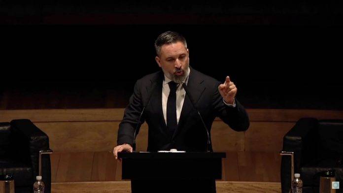 FOTOGRAFÍA. BUENOS AIRES (REPÚBLICA DE ARGENTINA), 05 DE SEPTIEMBRE DE 2024. El líder inicia el curso político en Argentina: "Viva el mundo libre y viva la Hispanidad". El líder de la Resistencia VOX, Santiago Abascal Conde, y su homólogo presidente de la República de Argentina, Javier Gerardo Milei, participaron hoy en el acto de apertura del "III Encuentro Regional Foro Madrid – Río de la Plata", en Buenos Aires (Argentina); un encuentro multitudinario que pretende ser, además, «apoyo a la oposición venezolana y grito en favor de la libertad». Entre los participantes destacan los ministros de Relaciones Exteriores y de Defensa argentinos Diana Mondino, y Luis Petri; Manuel Adorni, vocero de la Presidencia de la nación argentina; Ernesto Araújo, excanciller de Brasil y asesor del Área Internacional de la Fundación Disenso; José Antonio Kast, fundador y presidente del Partido Republicano de Chile; el escritor venezolano Alejandro Peña Esclusa; Hermann Leopoldo Tertsch del Valle-Lersundi (Hermann Tertsch), eurodiputado y vicepresidente del grupo Patriotas por Europa del Parlamento Europeo; José María Figaredo, secretario general del Grupo Parlamentario VOX; Mark Klugmann, redactor de discursos de Ronald Reagan; y Alberto Benegas Lynch, presidente de la Sección Ciencias Económicas de la Academia Nacional de Ciencias de Buenos Aires. Lasvocesdelpueblo (Ñ Pueblo)