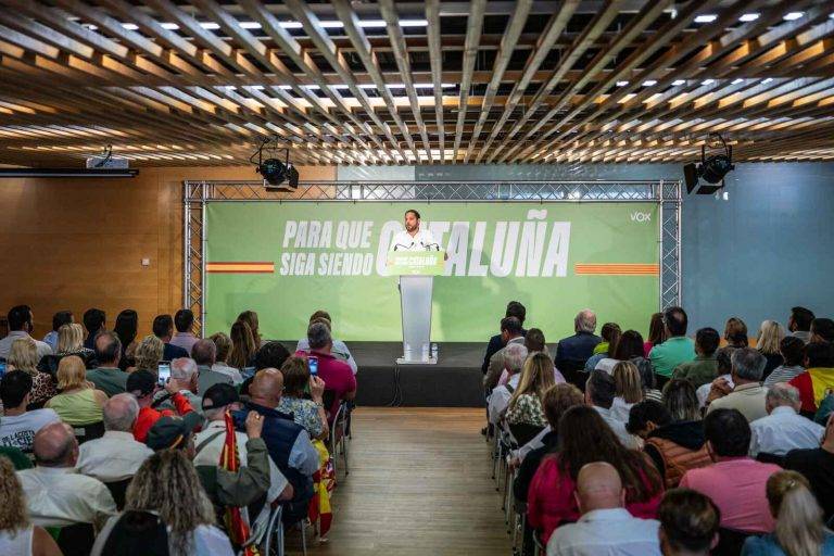 FOTOGRAFÍA. SALOU (PROVINCIA DE TARRAGONA) CATALUÑA (REINO DE ESPAÑA), 14 DE SEPTIEMBRE DE 2024. Gran demostración de fuerza de Vox en Salou en su gran acto público, "Para que Cataluña siga siendo Cataluña". En él participan la portavoz del Grupo Municipal en el Ayuntamiento de Salou y diputada provincial, Ana Belén Rodríguez Ros; el presidente del Comité Ejecutivo Provincial (CEP) de Vox y diputado número uno por la provincia al Parlament de Catalunya, Sergio Macian de Greef; el diputado número uno por Barcelona al Congreso de los Diputados, Juan José Aizcorbe Torra; y el secretario general de Vox, presidente del Grupo Parlamentario en la cámara catalana, quien fue, ha sido y continuará siendo el blanco de la antiEspaña y el socialismo azul, Ignacio Garriga Vaz de Conceiçao. Lasvocesdelpueblo (Ñ Pueblo)