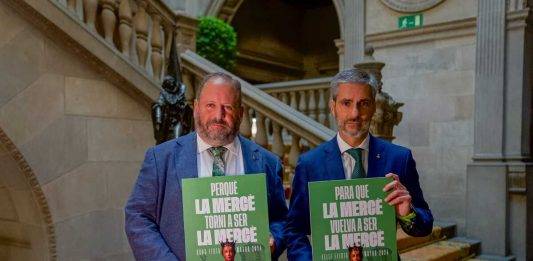 FOTOGRAFÍA. Barcelona (Reino de España), jueves 20 de septiembre de 2024 (Lasvocesdelpueblo).- El presidente del Grupo Municipal de Vox en el Ayuntamiento de Barcelona, Gonzalo de Oro-Pulido Plaza, junto al concejal de la Resistencia, Liberto Mariano Senderos Oliva, ha presentado hoy la campaña de la Resistencia "Para Que la Mercè Vuelva a Ser la Mercè (Per a Que la Mercè Torna a Ser la Mercè). Lasvocesdelpueblo (Ñ Pueblo)
