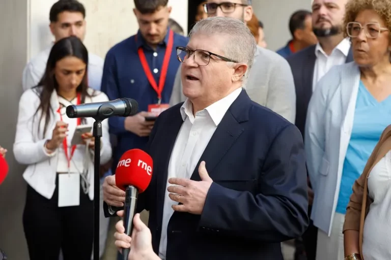 FOTOGRAFÍA. MADRID (COMUNIDAD DE MADRID) REINO DE ESPAÑA, 07 DE SEPTIEMBRE DE 2024. El juez investiga una trama corrupta del PSOE en Calasparra. secretario general del Partido Socialista Obrero Español (PSRM-PSOE) en la Comunidad autónoma de la Región de Murcia, portavoz del Grupo Parlamentario Socialista en la Asamblea Regional de Murcia, Delegado del Gobierno en la Comunidad Autónoma de la Región de Murcia (desde el 12 de febrero de 2020 hasta el 5 de abril de 2023) y alcalde de Calasparra (desde el 6 de octubre de 2014 hasta el 12 de febrero de 2020), José Vélez Fernández, este sábado, 7 de septiembre de 2024, a su llegada al Comité Federal del partido rojo en calle Ferraz 70 de la capital del Reino de España, Madrid, sede nacional del socialismo en nuestro país. Efe