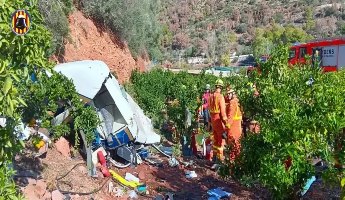 Tres fallecidos tras la colisión de un helicóptero con una línea de alta tensión en Puzol situado en el noreste de la provincia de Valencia, en la comarca de la Huerta Norte FOTOGRAFÍA. PUÇOL (PROVINCIA DE VALENCIA) COMUNIDAD VALENCIANA) REINO DE ESPAÑA, 29 DE SEPTIEMBRE DE 2024. Tres fallecidos tras la colisión de un helicóptero con una línea de alta tensión en Puzol situado en el noreste de la provincia de Valencia, en la comarca de la Huerta Norte (Comunidad Valenciana) Reino de España, con 20.731 habitantes, según datos del Instituto Nacional de Estadística (INE) de 2023. Imágen Consorcio Provincial Bomberos de Valencia/Efe