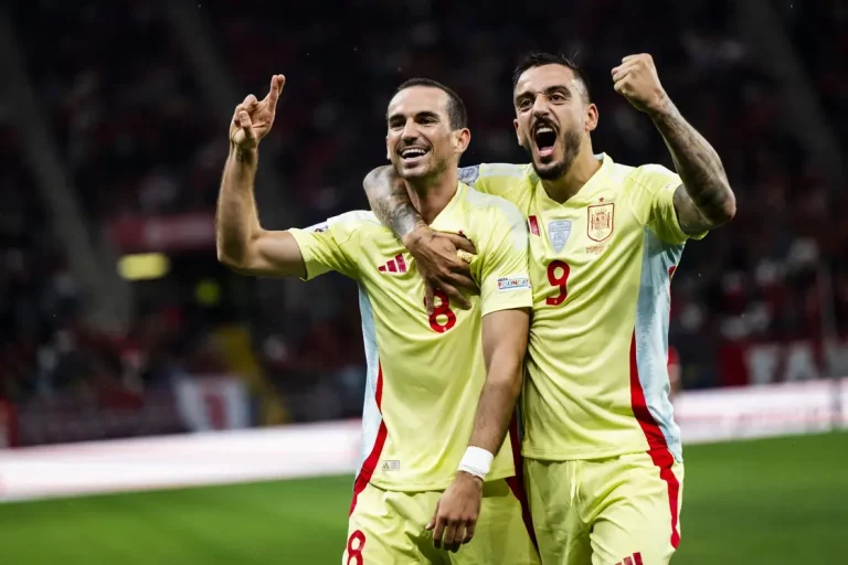 FOTOGRAFÍA. Geneva (Switzerland), 08/09/2024. El dulce sabor de la goleada 1-4 .- Spain's Joselu celebrates after scoring the 0-1 goal during the UEFA Nations League group A soccer match between Switzerland and Spain, in Geneva, Switzerland, 08 September 2024. (España, Suiza, Ginebra) Efe