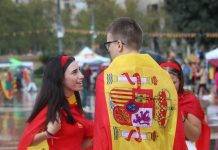 Precipitaciones débiles y descensos de temperaturas este domingo FOTOGRAFÍA. PASEO DE GRACIA Y PLAZA CATALUÑA DE BARCELONA (CATALUÑA) REINO DE ESPAÑA, 12 DE OCTUBRE DE 2024. Cataluña y los pueblos hispanos del resto de mundo, en su mayoría, los de hispanoamérica, han exhibido esta mañana y la tarde su orgullo hispano por las calles del centro de Barcelona, con el motivo del Día de la Hispanidad 2024 y Fiesta Nacional de España (12 Octubre), advirtiendo de la amenaza socialista en Hispanoamérica, a través de sus organizaciones criminales: el Foro de Sao Paulo y el Grupo de Pueblo. Se ha registrado una fuerte movilización de la militancia y simpatizantes del partido político VOX liderados por Ignacio Garriga Vaz de Conceiçao, secretario general y vicepresidente nacional de VOX además de presidente del grupo parlamentario en el Parlament de Cataluña; pero también, se ha podido comprobar la asistencia de simpatizantes y miembros de Ciutadans Partit de la Ciutadanía Ciudadanos (Cs) liderados por Joan García, coordinador de Cs en Cataluña; y del Partido Popular de Cataluña (PPC) liderados por Alejandro Fernández Álvarez, Presidente del Partido popular de Catalunya (PPC) además de presidente del Grupo Parlamentario en la cámara catalana. Lasvocesdelpueblo (Ñ Pueblo)