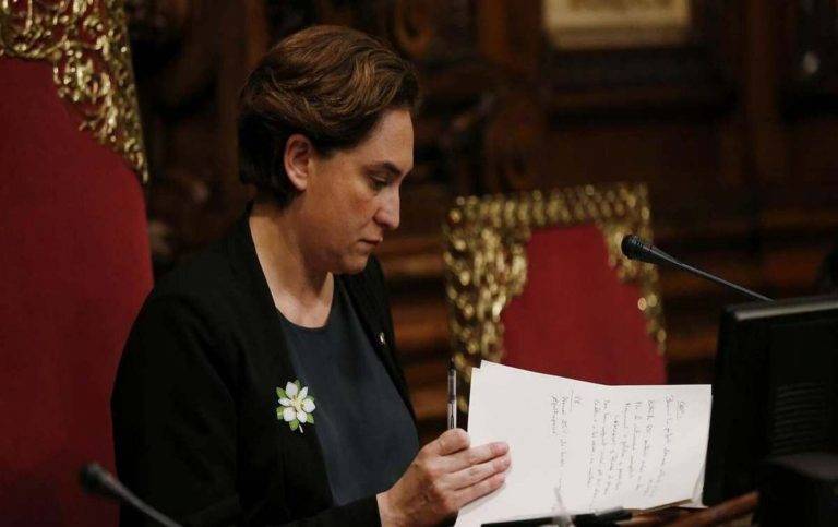 FOTOGRAFÍA. BARCELONA (REINO DE ESPAÑA), 25 DE OCTUBRE DE 2024. Después de una década dedicada al activismo extremista que la llevó a convertirse en la primera alcaldesa de Barcelona, la ultra Ada Colau Ballano dará un paso al lado en el consistorio para "repensar la izquierda", aunque sin ser necesariamente un adiós definitivo, ha dicho que es "bueno cambiar, moverse, refrescar ideas e impulsar proyectos nuevos". Efe