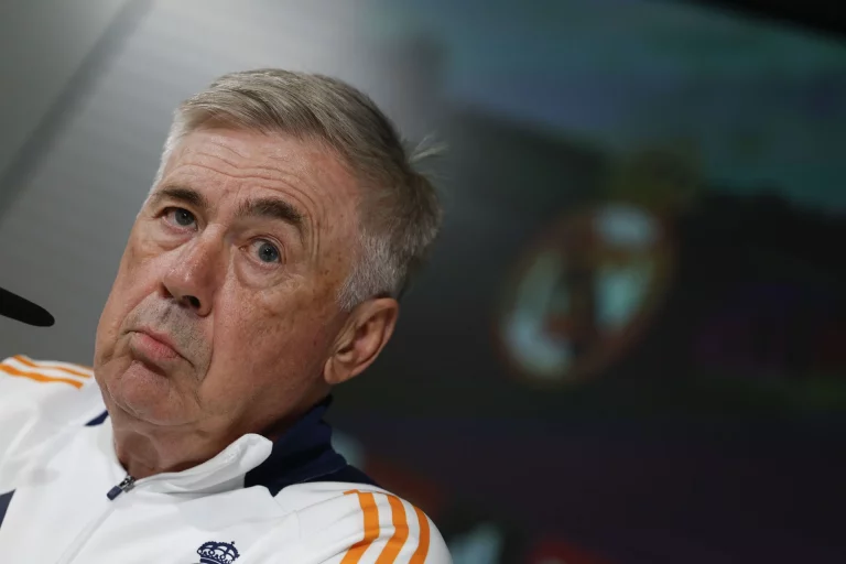 FOTOGRAFÍA. VALDEBEBAS (COMUNIDAD DE MADRID) REINO DE ESPAÑA, 25 DE OCTUBRE DE 2024. Clásico Real Madrid vs FC Barcelona. El entrenador del Real Madrid, Carlo Ancelotti, durante la rueda de prensa posterior al entrenamiento del equipo este viernes en la ciudad Deportiva de Valdebebas. Efe