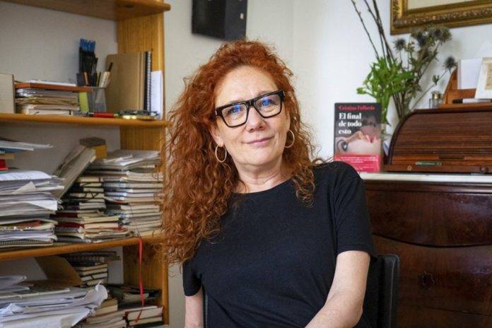 Fallarás: "La violencia institucional es aterradora, como una película de Stephen King" FOTOGRAFÍA. MADRID (REINO DE ESPAÑA), 08 DE ABRIL DE 2024. Cristina Fallarás Sánchez (Zaragoza, 18 de marzo de 1968), escritora y periodista feminista española, Premio Buenas Prácticas de Comunicación No Sexista, otorgado por la Asociación de Mujeres Periodistas de Cataluña y el Premio de Periodismo feminista María Luz Morales, otorgado por el Observatorio Cultural de Género y la Fundación Catalunya-La Pedrera., durante una entrevista con Efe. Efe
