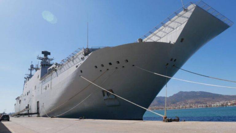 FOTOGRAFÍA. MELILLA (REINO DE ESPAÑA), 06 DE OCTUBRE DE 2024.- El próximo año está marcado en rojo para el portaaeronaves Juan Carlos I (L-61) de la Armada Española. Camino de cumplir dos décadas de historia y a las puertas de una varada para su mejora, el buque insignia de la Armada Española se ha convertido en todo "un éxito comercial" al ser el único diseño de embarcación de este tipo que se ha exportado en el mundo. Efe