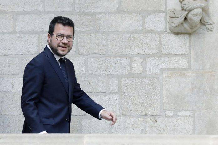FOTOGRAFÍA. BARCELONA (REINO DE ESPAÑA), 06 DE AGOSTO DE 2024. El juez investiga si el móvil de Aragonés fue infectado sin aval judicial por el CNI.- El presidente del govern de la Generalitat de Catalunya en funciones y dirigente de la ultraizquierda separatista Esquerra Republicana de Catalunya (ERC), Pere Aragonès García. Efe