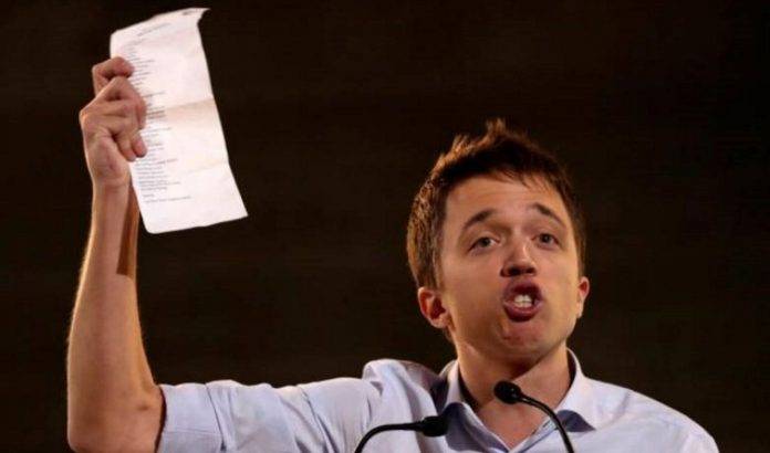 FOTOGRAFÍA. MADRID (ESPAÑA), 08.11.2019. El líder de Más País, Iñigo Errejón, durante el mitin de cierre de la campaña electoral para- Efe FOTOGRAFÍA. MADRID (ESPAÑA), 08 DE NOVIEMBRE DE 2019. El líder del partido d ela ultraizquierda progresista y feminista regional en la Comunidad de Madrid, Más País (Más Madrid), Íñigo Errejón Galván, durante el mitin de cierre de la campaña electoral para los comicios del 10 de noviembre, que la formación celebra este viernes en Madrid. Efe