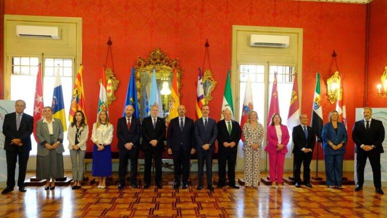 FOTOGRAFÍA. PALMA DE MALLORCA (ISLAS BALEARES) REINO DE ESPAÑA, 04 DE OCTUBRE DE 2024. El presidente del Parlamento de las Islas Baleares por el grupo Parlamentario de VOX, Gabriel Le Senne Presedo (7 dcha), Durante su intervención en la asamblea de los presidentes de las Cortes autonómicas de todo el Reino de España en la que cederá el testigo al próximo presidente de la Conferencia de Presidentes de Parlamentos Autonómicos (COPREPA), este viernes en Palma. Lasvocesdelpueblo (Ñ Pueblo)