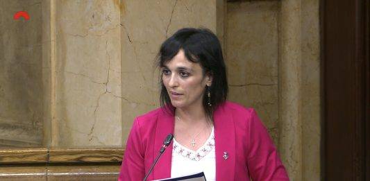 FOTOGRAFÍA. PARLAMENT DE CATALUNYA (BARCELONA) REINO DE ESPAÑA, 16 DE OCTUBRE DE 2024. la líder de Alianza Catalana (AC), Sílvia Orriols Serra, durante la sesión de control al Govern de la Generalitat de Catalunya de Salvador Illa Roca 8PSC) de este miércoles, 16 de septiembre de 2024, preguntando por las ayudas a Palestina ante la pobreza infantil en Cataluña. Lasvocesdelpueblo (Ñ Pueblo)