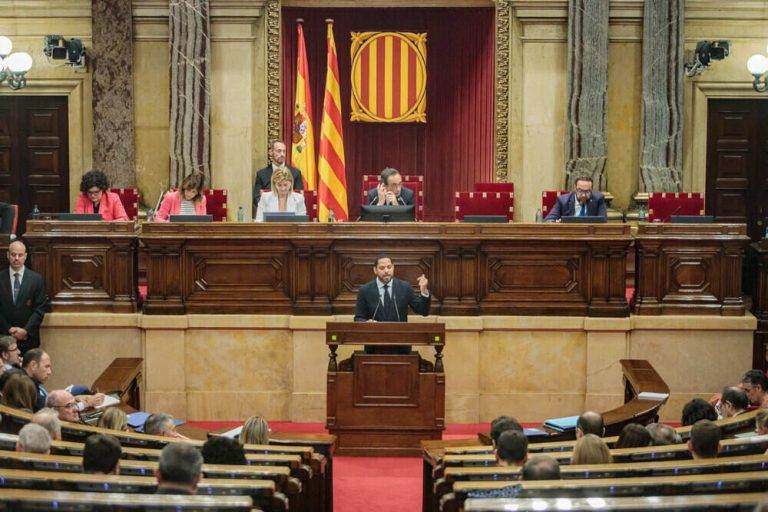 FOTOGRAFÍA. BARCELONA (REINO DE ESPAÑA), 09 DE OCTUBRE DE 2024. Garriga en el DPG: "Ojalá gane Trump" para defender a los suyos y libertad. El presidente del Grupo Parlamentario de VOX Parlament de Catalunya, secretario general y vicepresidente nacional de VOX, Ignacio Garriga Vaz de Conceiçao, ha participado este mediodía en el Debate sobre la Orientación Política General del Govern de la Generalidad de Cataluña, el primer de la era Salvador Illa Roca, presidente del Govern de la Generalitat de Catalunya, exministro de Sanidad del Gobierno de España y primer secretario general del Partit dels Socialistes de Catalunya (PSC). Parlament de Catalunya/ Lasvocesdelpueblo (Ñ Pueblo)