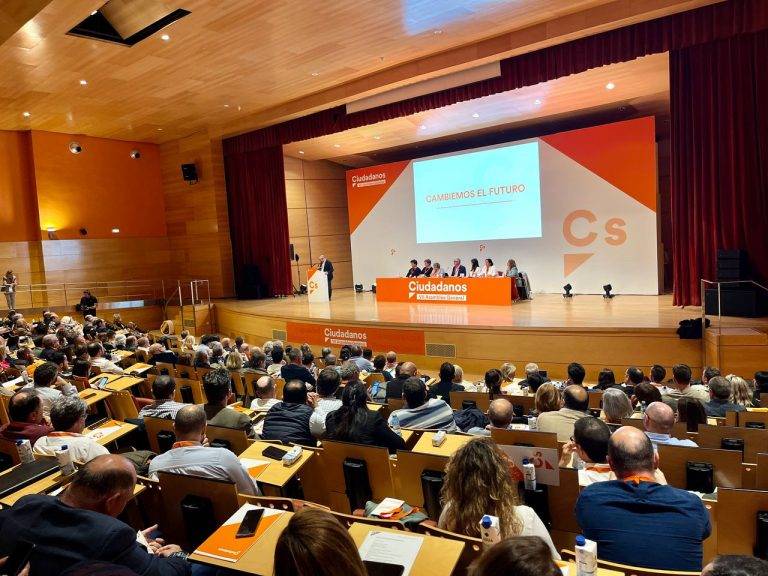 FOTOGRAFÍA. CIUDAD REAL (REINO DE ESPAÑA), 26 DE OCTUBRE DE 2024. Durante la celebración de la primera jornada de la VII Asamblea General de Ciutadans partit de la Ciutadanía Ciudadanos (Cs), donde se votan los nuevos estatutos y la estrategia programática del partido, Jordi Cañas Pérez, ha realizado su último discurso como portavoz político de la formación apelando a la unión para "evitar regresar al bipartidismo de peleas, hipocresía y de pensar más en ellos que en todos". Lasvocesdelpueblo (Ñ Pueblo)