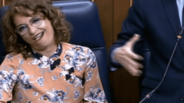 FOTOGRAFÍA. MADRID (REINO DE ESPAÑA), 23 DE OCTUBRE DE 2024. María Jesús Montero Cuadrado, la vicepresidente primera del Gobierno de España de pedro Sánchez Pérez-Castejón desde diciembre de 2023, ministra de Hacienda desde junio de 2018 y vicesecretaria general del PSOE desde julio de 2022, ha perdido las formas hoy y se ha burlado sexualmente de la bancada de la oposición públicamente. captura vídeo Congreso de los diputados/Lasvocesdelpueblo (Ñ Pueblo)