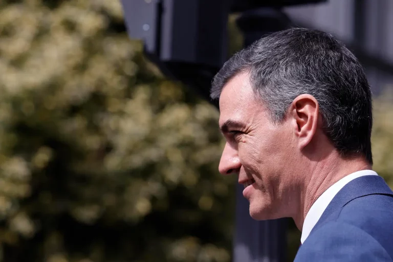 FOTOGRAFÍA. BRUSELAS (BÉLGICA), 21 DE MARZO DE 2024. El presidente del Gobierno de España y secretario general del Partido Socialista Obrero Español (PSOE), Pedro Sánchez Pérez-Castejón, participa este jueves en el Consejo Europeo de Bruselas cuyas conclusiones espera el Ejecutivo que demuestren el acercamiento creciente de los socios comunitarios a la posición de España sobre la situación en Gaza. La crisis humanitaria existente en la Franja será junto a la guerra de Ucrania uno de los ejes de la cumbre de los Veintisiete convocada a menos ya de tres meses de las elecciones europeas y que cuenta con una cargada agenda. Gaza copará gran parte de los debates, y fuentes del Gobierno resaltan la importancia de que los líderes aborden este asunto ante el que, a la espera de las conclusiones que se acuerden, Sánchez defenderá que haya en ellas un llamamiento al cese de hostilidades, ya sea en forma de pausa o alto el fuego humanitario, para poder atender a los ciudadanos de la Franja. Efe