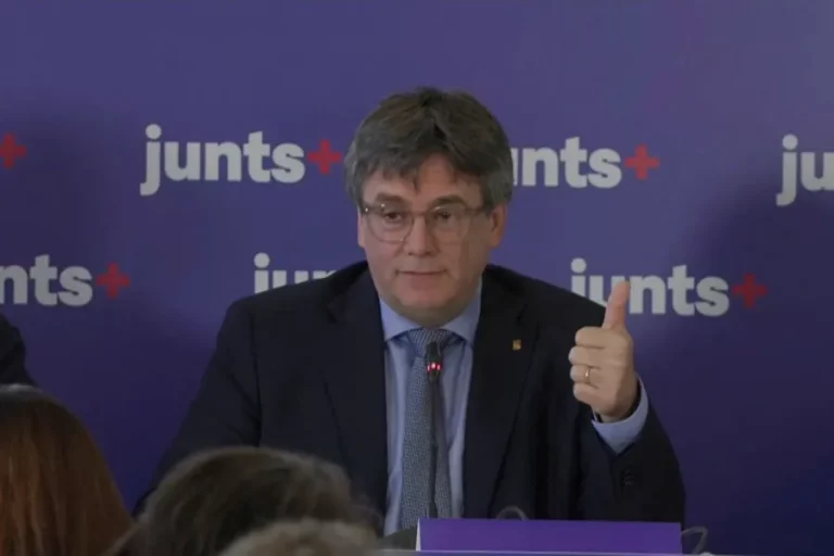 FOTOGRAFÍA. WATERLOO (BÉLGICA), 02 DE SEPTIEMBRE DE 2024. El prófugo de la Justicia española y expresidente del Govern de la Generalitat Catalunya, Carles Puigdemont Casamajò, este miércoles en Waterloo (Bélgica), desde donde el grupo de JxCat en el Parlament celebra entre hoy y mañana en Waterloo (Bélgica) unas jornadas de trabajo que servirán para preparar el Debate de Política General (DPG) de la próxima semana en la cámara catalana y que dará inicio al curso político. Efe