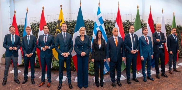 FOTOGRAFÍA. BRUSELAS (BÉLGICA), 17 DE OCTUBRE DE 2024. Tras un encuentro con la primera ministra italiana, Giorgia Meloni, "durante casi dos horas", el presidente de VOX, Santiago Abascal Conde comparte sesión de trabajo con dirigentes de los partidos que integran el grupo parlamentario Patriots (Patriotas por Europa) como el holandés Geert Wilders; el austriaco Harald Vilimsky; la francesa Marion Anne Perrine Le Pen (Marine Le Pen) o el italiano Matteo Salvini, todos ellos invitados por el primer ministro húngaro Viktor Orbán, en la Casa de Hungría-, "abordará asuntos como la necesaria unidad entre los partidos patriotas; la lucha contra la inmigración ilegal y la defensa de la soberanía de las naciones frente a los abusos de la Comisión" presidida por Úrsula Von der Leyen, informan fuentes parlamentarias de Patriots a Lasvocesdelpueblo. Estuvo presente, como no podría ser de otra manera, el jefe de la delegación de VOX en la Eurocámara, Jorge Buxadé Villalba. Lasvocesdelpueblo (Ñ Pueblo)