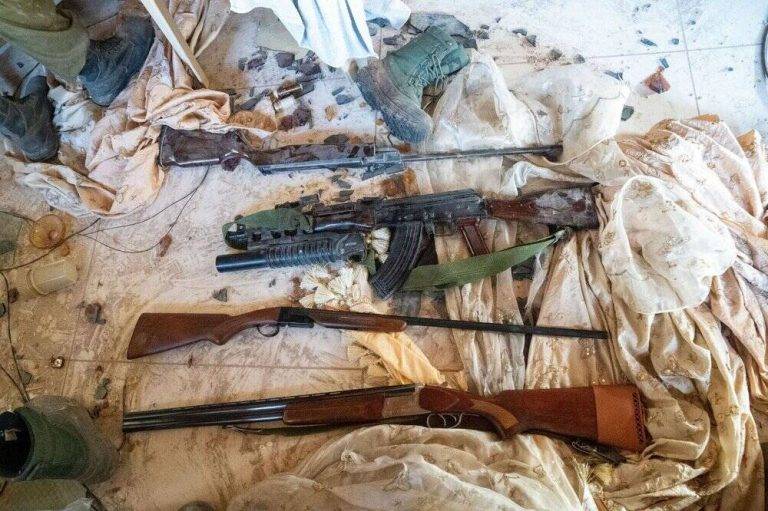 FOTOGRAFÍA. SUR DEL LÍBANO (LÍBANO), 19 DE OCTUBRE DE 2024. Balance de la guerra en el Líbano que han comunicado hoy Las Fuerzas de Defensa de Israel (FDI), guerreros santos integrante del Ejército de defensa de Israel (Tzáhal): "Actualización operacional de la actividad de las FDI en el sur del Líbano: ⁠Un centro de mando de la Fuerza Radwan de Hezbolá, que incluía un área para almacenamiento de armas, suministros para estancias prolongadas, motocicletas, infraestructura de alojamiento, municiones y más, fue destruido;⁠ ⁠Se desmantelaron 4 infraestructuras subterráneas terroristas de Hezbolá; ⁠Se ubicaron y destruyeron más de 50 pozos de túneles y estructuras terroristas subterráneas en mezquitas, escuelas y otros edificios civiles; y se ubicaron docenas de armas cerca de las infraestructuras terroristas subterráneas, incluidas minas terrestres, misiles antitanque, misiles antiaéreos, lanzadores de RPG y más". Tzáhal/Lasvocesdelpueblo (Ñ Pueblo)