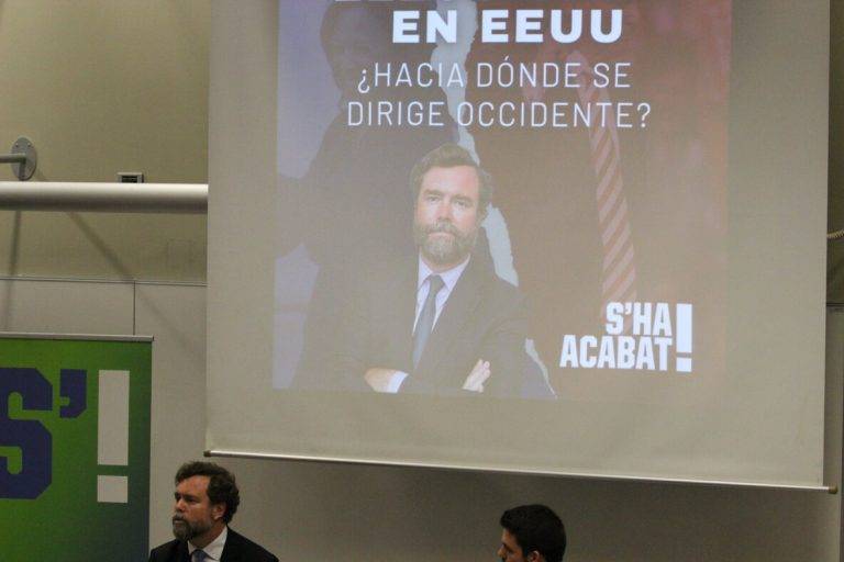 FOTOGRAFÍA. BARCELONA (REINO DE ESPAÑA), 16 DE OCTUBRE DE 2024. El exportavoz del Grupo Parlamentario de VOX en el Congreso de los Diputados, Iván Espinosa de los Monteros y de Simón imparte la conferencia "Elecciones EEUU. ¿Hacia dónde se dirige Occidente?", moderada y presentada por los miembros de la asociación organizadora S'ha Acabat!, por Víctor Alonso y Elio Acevo, respectivamente, en el edificio "Roger de Llúria" del Campus Ciutatella de la Universitat Pompeu Fabra (UPF) de Barcelona; un actoque ha también contado con la asistencia de la presidente de S'!, Andrea Llopart Gonzalo; y del vicepresidente de la entidad, Hugo González Escarpa. Lasvocesdelpueblo (Ñ Pueblo)