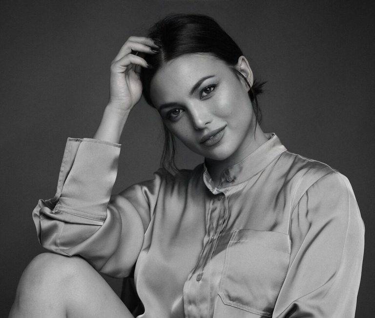 FOTOGRAFÍA. CASTELLÓN (COMUNIDAD VALENCIANA) REINO DE ESPAÑA, 07 DE OCTUBRE DE 2024. Detalle de la joven española actriz y presentadora de televisión y madre separada, Elisa Mouliaá Ruiz de Elvira, en una imagen reciente en su red social Facebook con fecha lunes 7 de octubre de 2024. Elisa Mouliaá Ruiz de Elvira/Lasvocesdelpueblo (Ñ Pueblo)