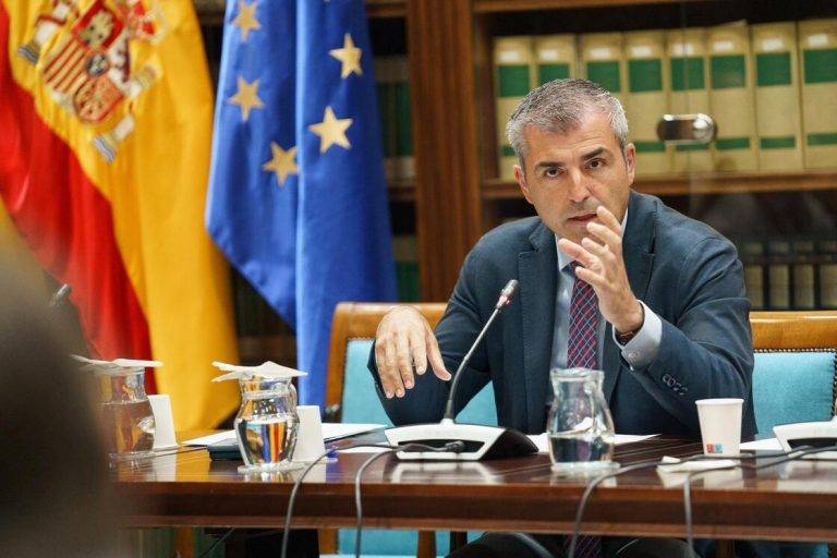 FOTOGRAFÍA. LAS PALMAS DE GRAN CANARIA (ISLAS CANARIAS) REINO DE ESPAÑA, 13 DE SEPTIEMBRE DE 2024. El PP acusa al Gobierno de «reventar» la reforma de la ley de extranjería. El vicepresidente del Gobierno de Canarias y líder regional del PP, Manuel Domínguez. Efe