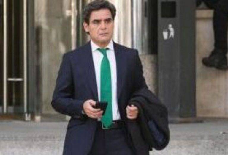 FOTOGRAFÍA. MADRID (COMUNIDAD DE MADRID) REINO DE ESPAÑA, 18 DE NOVIEMBRE 2024. El directivo del Instituto de Empresa Juan José Güemes Barrios, a su salida de los juzgados de la Plaza de Castilla este lunes, donde fue citado como testigo por el juez Juan Carlos Peinado. Efe