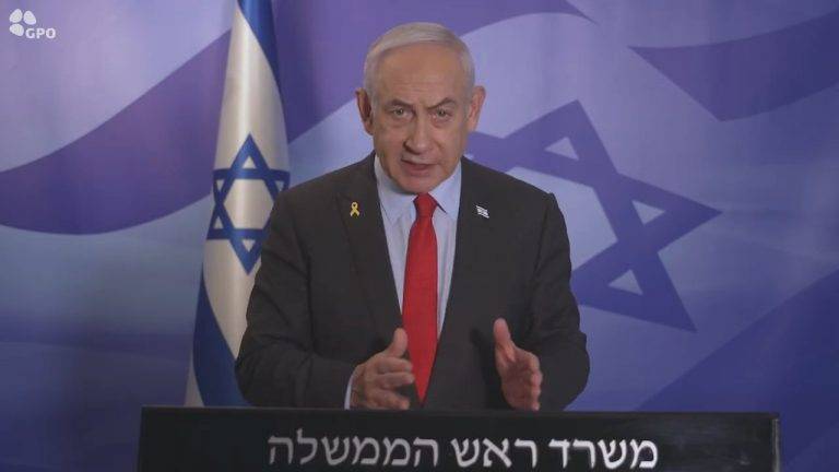 FOTOGRAFÍA.JERUSALÉN (ISRAEL), 10 DE NOVIEMBRE DE 2024. El primer ministro del Estado de Israel, Benjamín Netanyahu (Bibi), ha sido registrado hoy durante una Declaración Institucional sobre el pogromo de judío aficionados del equipo israelí Maccabi Tel Aviv perpetrado por grupos neofascistas y neonazis islamistas por palestinos tras un partido de fútbol contra el Ajax en la capital de los Países Bajos, Ámsterdam, el pasado viernes, 8 de noviembre de 2024. Gabinet Primer Ministro de Israel/Lasvocesdelpueblo (Ñ Pueblo)