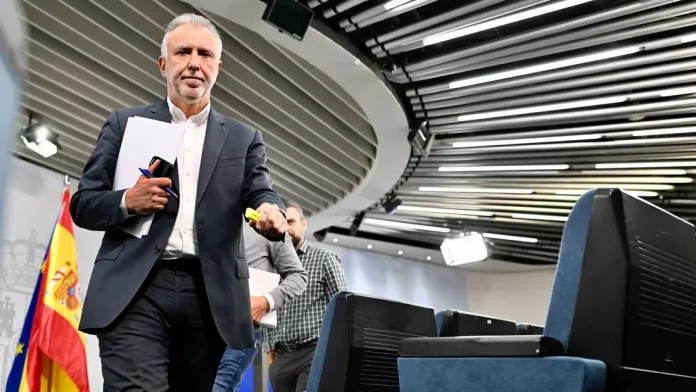 DANA Valencia El número de víctimas mortales se eleva a 213 en la provincia de Valencia, el ministro Ángel Víctor Torres Pérez FOTOGRAFÍA. MADRID (REINO DE ESPAÑA), 03 DE NOVIEMBRE DE 2024. El ministro de Poliítica Territorial, Ángel Víctor Torres, durante la rueda de prensa ofrecida tras participar en el comité de crisis para el seguimiento de los efectos de la Depresión Aislada en Niveles Altos (DANA), este domingo en el Palacio de La Moncloa. Efe