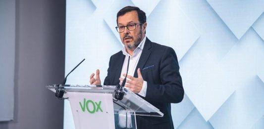 FOTOGRAFÍA. MADRID (COMUNIDAD DE MADRID), 25 DE NOVIEMBRE de 2024. El portavoz nacional de VOX, José Antonio Fúster Lamelas, registrado hoy en rueda de prensa en la sede nacional de VOX en calle Bambú 12 de Madrid. Lasvocesdelpueblo (Ñ Pueblo)
