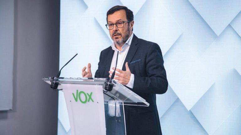 FOTOGRAFÍA. MADRID (COMUNIDAD DE MADRID), 25 DE NOVIEMBRE de 2024. El portavoz nacional de VOX, José Antonio Fúster Lamelas, registrado hoy en rueda de prensa en la sede nacional de VOX en calle Bambú 12 de Madrid. Lasvocesdelpueblo (Ñ Pueblo)