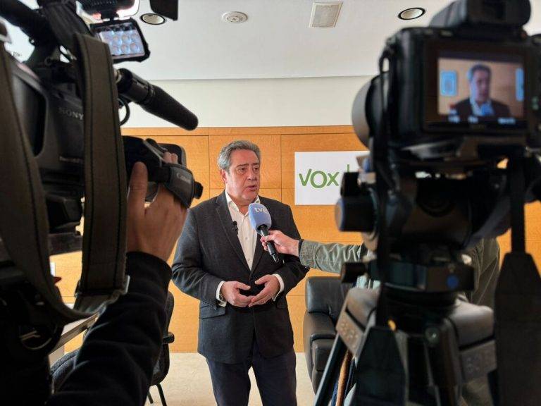 FOTOGRAFÍA. VALENCIA (REINO DE ESPAÑA), 08 DE NOVIEMBRE DE 2024. El portavoz del Grupo Parlamentario de VOX en les Corts Valencianes (Parlamento autonómico de la Comunidad autónoma Valenciana), José María Llanos Pitarch, ha valorado este viernes la gestión de los efectos apocalípticos de la Depresión Aislada en Niveles Altos (DANA) o (gota fría), que azotó el Reino de España los días martes 29 y miércoles 30 de octubre de 2024, principalmente en Castilla-La Mancha, Andalucía y Comunidad Valenciana, con 'zona cero' (epicentro) en la provincia de Valencia. Lasvocesdelpueblo (Ñ Pueblo)