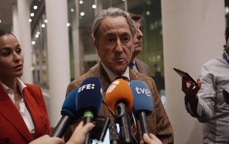 FOTOGRAFÍA. BRUSELAS (BÉLGICA), 20 DE NOVIEMBRE DE 2024. El eurodiputado de VOX, Hermann Leopoldo Tertsch del Valle-Lersundi (Hermann Tertsch) (en la imagen), ha criticado hoy el apoyo del Partido Popular Europeo (PP), que integran el PP español de Alberto Núñez Feijóo, a la candidatura de la vicepresidente tercera y ministra para la Transición Ecológica y el Reto Demográfico del Gobierno de España por el Partido Socialista Obrero Español (PSOE), Teresa Ribera Rodríguez, como "comisaria y vicepresidente de la Comisión Europea". Lasvocesdelpueblo (Ñ Pueblo)