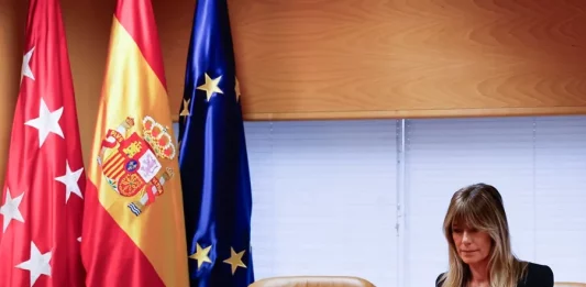 FOTOGRAFÍA. MADRID (COMUNIDAD DE MADRID) REINO DE ESPAÑA, 13 DE NOVIEMBRE DE 2024. María Begoña Gómez Fernández (Begoña Gómez), esposa del presidente del gobierno Pedro Sánchez, comparece en la primera sesión de la comisión de investigación de la cámara madrileña. Efe