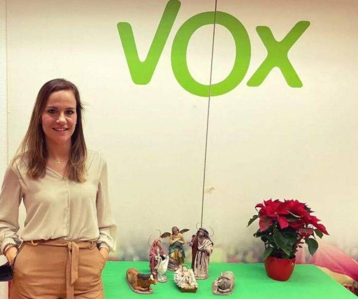 OTOGRAFÍA. FUENLABRADA (MADRID) ESPAÑA, 16.12.2021. La portavoz del Grupo Municipal VOX Fuenlabrada, Isabel Pérez Moñino, desea feliz Navidad OTOGRAFÍA. FUENLABRADA (MADRID) ESPAÑA, 16.12.2021. La portavoz del Grupo Municipal VOX Fuenlabrada, Isabel Pérez Moñino, desea feliz Navidad a los vecinos de Fuenlabrada (Madrid). Imagen Twitter de Isabel Pérez Moñino Lasvocesdelpueblo (Ñ Pueblo). Lasvocesdelpueblo (Ñ Pueblo)