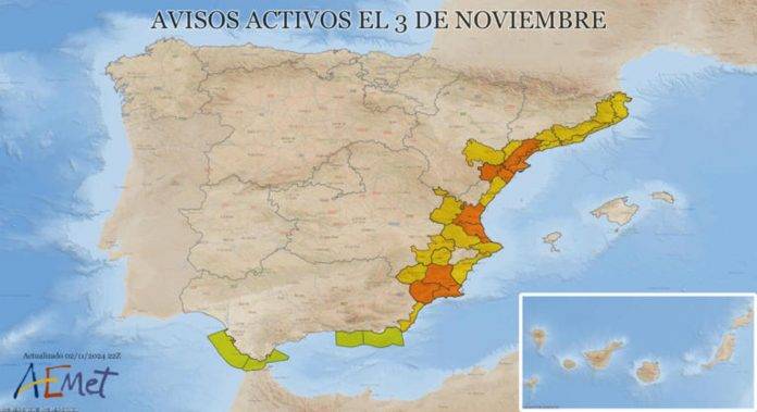Tormentas muy fuertes en el Mediterráneo y avisos en Cataluña y Comunidad Valenciana FOTOGRAFÍA. MADRID (REINO DE ESPAÑA), 02 DE NOVIEMBRE DE 2024. Imagen del mapa enviado hoy sábado por la Agencia Estatal de Meteorología con las alertas por lluvias en toda la zona de Levante y Cataluña. AEMET/Efe