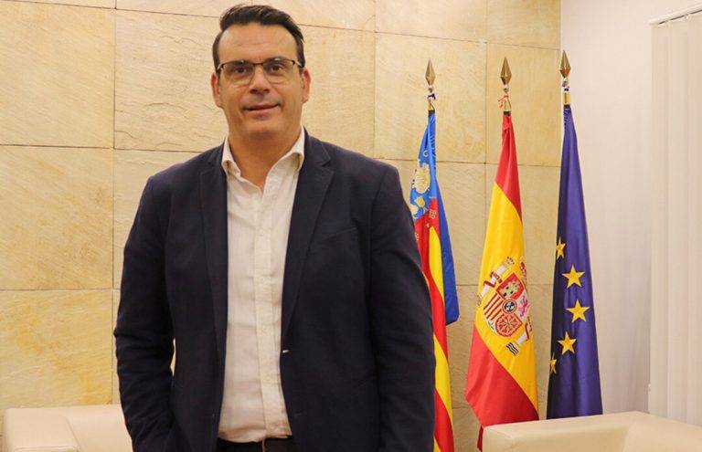 FOTOGRAFÍA. MUTXAMEL (ALICANTE) COMUNIDAD VALENCIANA (REINO DE ESPAÑA, 18 DE NOVIEMBRE DE 2024. En la imagen el alcalde del Ayuntamiento de Mutxamel (Alicante) por el Partido Popular (PP), Rafael García Berenguer. Ayuntamiento Mutxamel/Lasvocesdelpueblo (Ñ Pueblo)