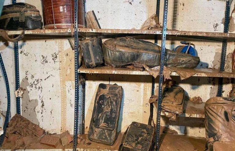 FOTOGRAFÍA. ALGEMESÍ (VALENCIA) COMUNIDAD VALENCIANA (REINO DE ESPAÑA, 05 DE NOVIEMBRE DE 2024. Fotografía del local donde ensaya la banda situado en el sótano del conservatorio de música de la localidad de Algemesí, tras los efectos devastadores de la Depresión Aislada en Niveles Altos (DANA) o (gota fría) del pasado martes 29 de octubre de 2024. Efe