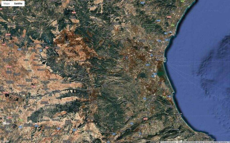 FOTOGRAFÍA. VALENCIA (REINO DE ESPAÑA), 06 DE NOVIEMBRE DE 2024. La Universitat de València (UV) ha diseñado un mapa del fango tras la Depresión Aislada en Niveles Altos (DANA) o (gota fría) que ha asolado la provincia desde Utiel hasta Valencia y Alzira a partir de las observaciones del satélite Sentinel 2, de la Agencia Espacial Europea (ESA): "Mapa de barro después de la DANA del 29 de octubre de 2024". Catura mapa del fango de la Dana de Valencia/Lasvocesdelpueblo (Ñ Pueblo)