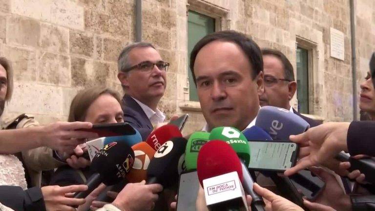 FOTOGRAFÍA. VALENCIA (COMUNIDAD VALENCIANA) REINO DE ESPAÑA, 15 DE NOVIEMBRE DE 2024. El síndic del PP en Les Corts Valencianes, Juan Francisco Pérez Llorca, ha asegurado este viernes que el president de la Generalitat, Carlos Mazón, no va a dimitir "bajo ningún concepto" y que "nadie mejor que él para liderar la reconstrucción" tras la dana del 29 de octubre. Captura vídeo Efe/Lasvocesdelpueblo (Ñ Pueblo)