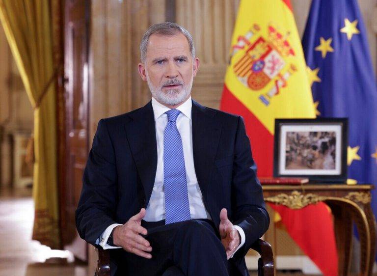 FOTOGRAFÍA. MADRID (REINO DE ESPAÑA), 24 DE DICIEMBRE DE 2024. Su Majestad el Rey Felipe Juan Pablo Alfonso de Todos los Santos de Borbón y Grecia (Felipe VI) durante las palabras del Mensaje de Navidad (Nochebuena 2024) este martes, 24 de diciembre de 2024, en el Palacio Real de Madrid. Casa Real Española/La Corona Española (Monarquía Española)/Lasvocesdelpueblo (Ñ Pueblo)