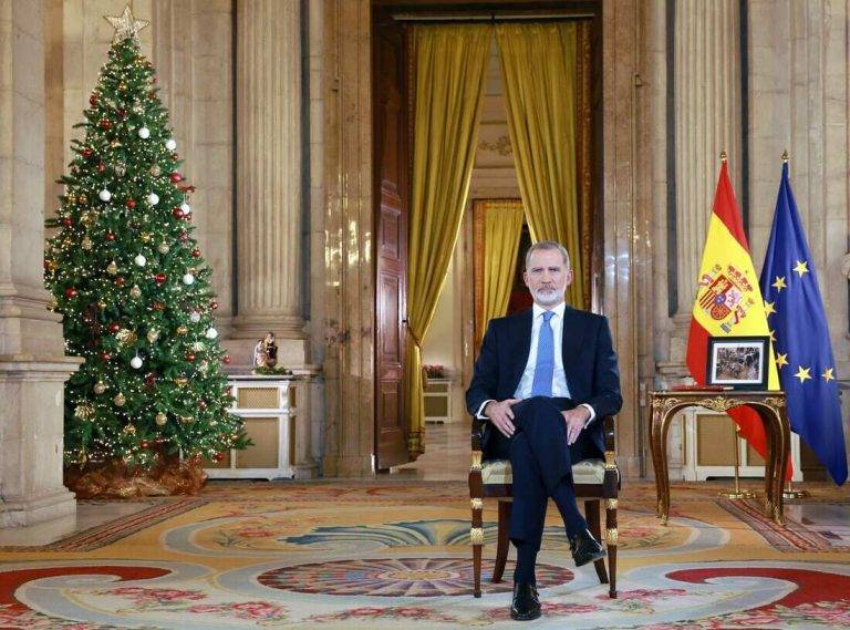 FOTOGRAFÍA. MADRID (REINO DE ESPAÑA), 24 DE DICIEMBRE DE 2024. Su Majestad el Rey Felipe Juan Pablo Alfonso de Todos los Santos de Borbón y Grecia (Felipe VI) durante las palabras del Mensaje de Navidad (Nochebuena 2024) este martes, 24 de diciembre de 2024, en el Palacio Real de Madrid. Casa Real Española/La Corona Española (Monarquía Española)/Lasvocesdelpueblo (Ñ Pueblo)