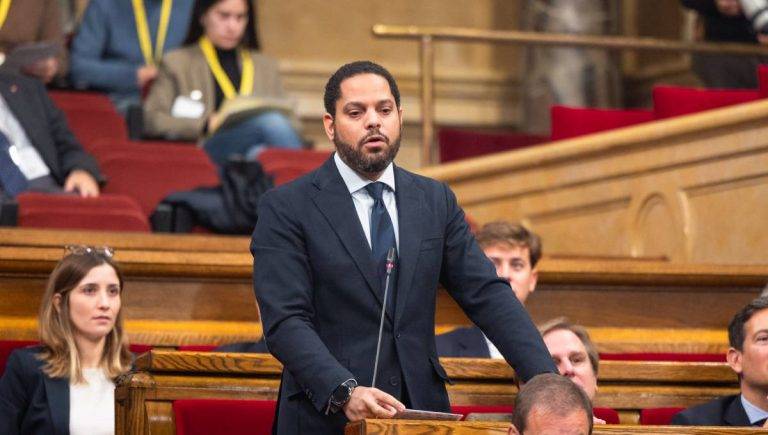 FOTOGRAFÍA. BARCELONA (CATALUÑA) REINO DE ESPAÑA, 11 DE DICIEMBRE DE 2024. El secretario general de VOX y presidente del grupo parlamentario en el Parlamento de Cataluña, Ignacio Garriga Vaz de Conceçao, durante el pleno de este miércoles. Lasvocesdelpueblo (Ñ Pueblo)